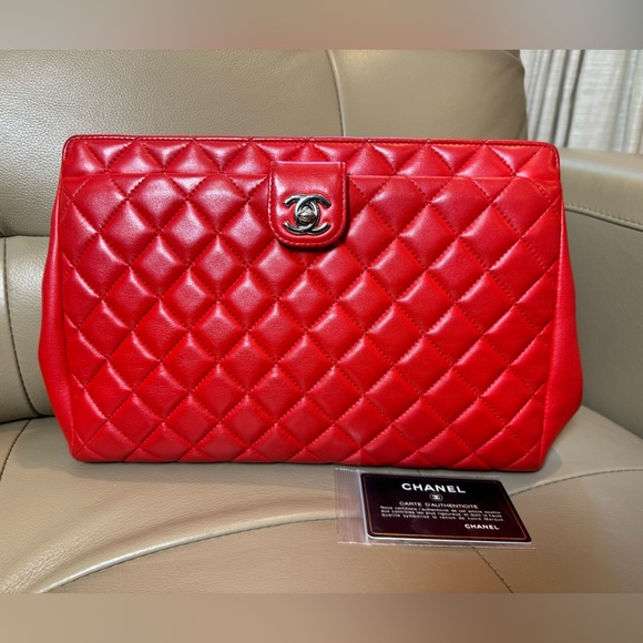 CHANEL Handbags - Chanel quilted lambksin turn lock clutch bag